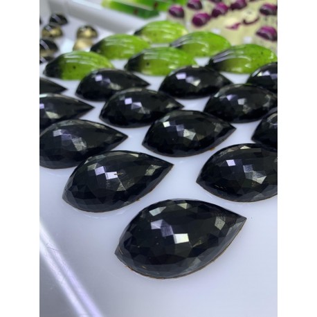 Chocolate mould "Quenelle Facet Frank Haasnoot" Chocolate World