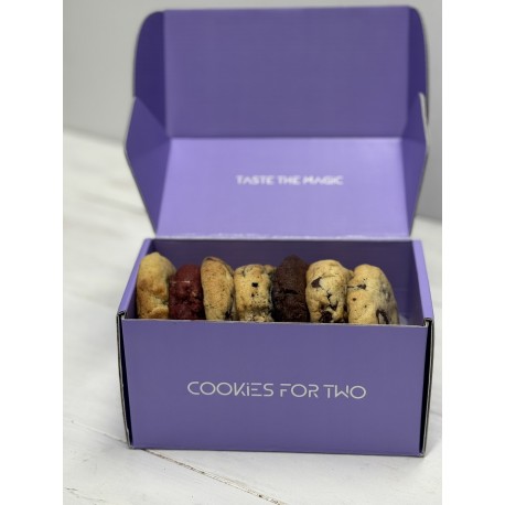 BOX OF 7 LARGE COOKIES MIXED FLAVOURS